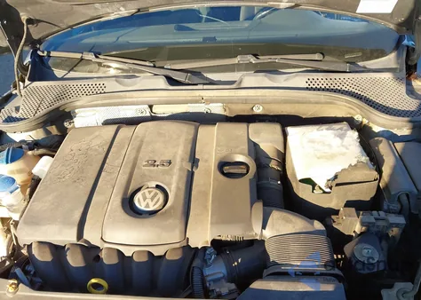 2014 Volkswagen Beetle 2.5L z USA, uszkodzony, nr VIN 3VWJP7AT4EM612866